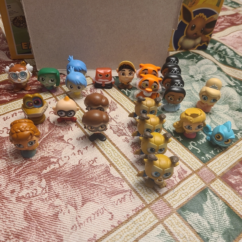 Disney doorables series 7